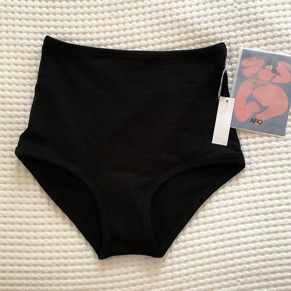 ARQ High Rise Undies size medium black